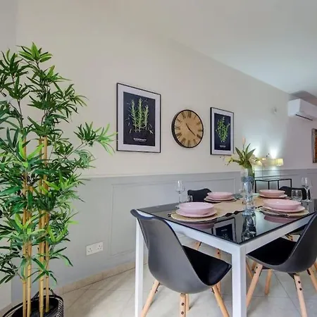 Апартаменты Spacious In St'julians By Sf Homes Сент Джулианс