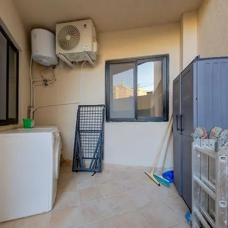 Spacious In St'julians By Sf Homes Сент Джулианс