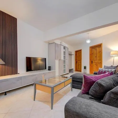 Spacious In St'julians By Sf Homes * Сент Джулианс