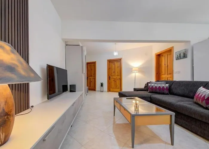 Spacious In St'julians By Sf Homes Διαμέρισμα