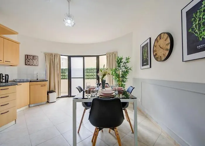 Spacious In St'julians By Sf Homes Διαμέρισμα *